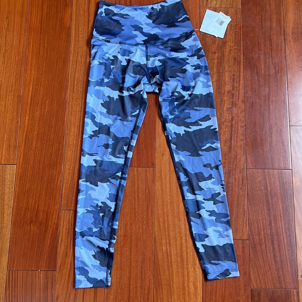 BeyondYoga Blue Camo Leggings